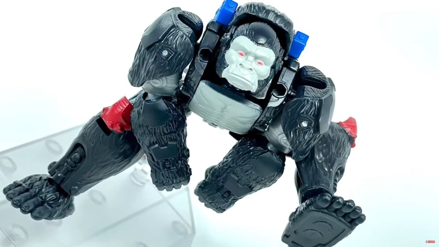 Transformers Authentics Optimus Primal Bravo Class In Hand Images